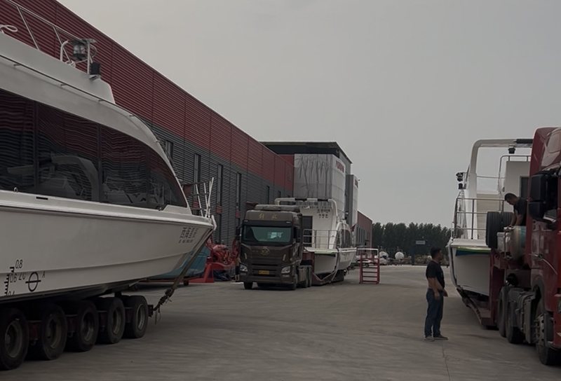 Lawada® skickade inlandspassagerarfartyg: ett 21,8 m monoskrov passagerarfartyg och två 17,8 m monoskrov passagerarfartyg