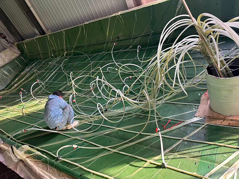 Lawada® använder vakuuminfusionsteknik för glasfiberbåtsskrov, vilket förbättrar kvalitet och prestanda