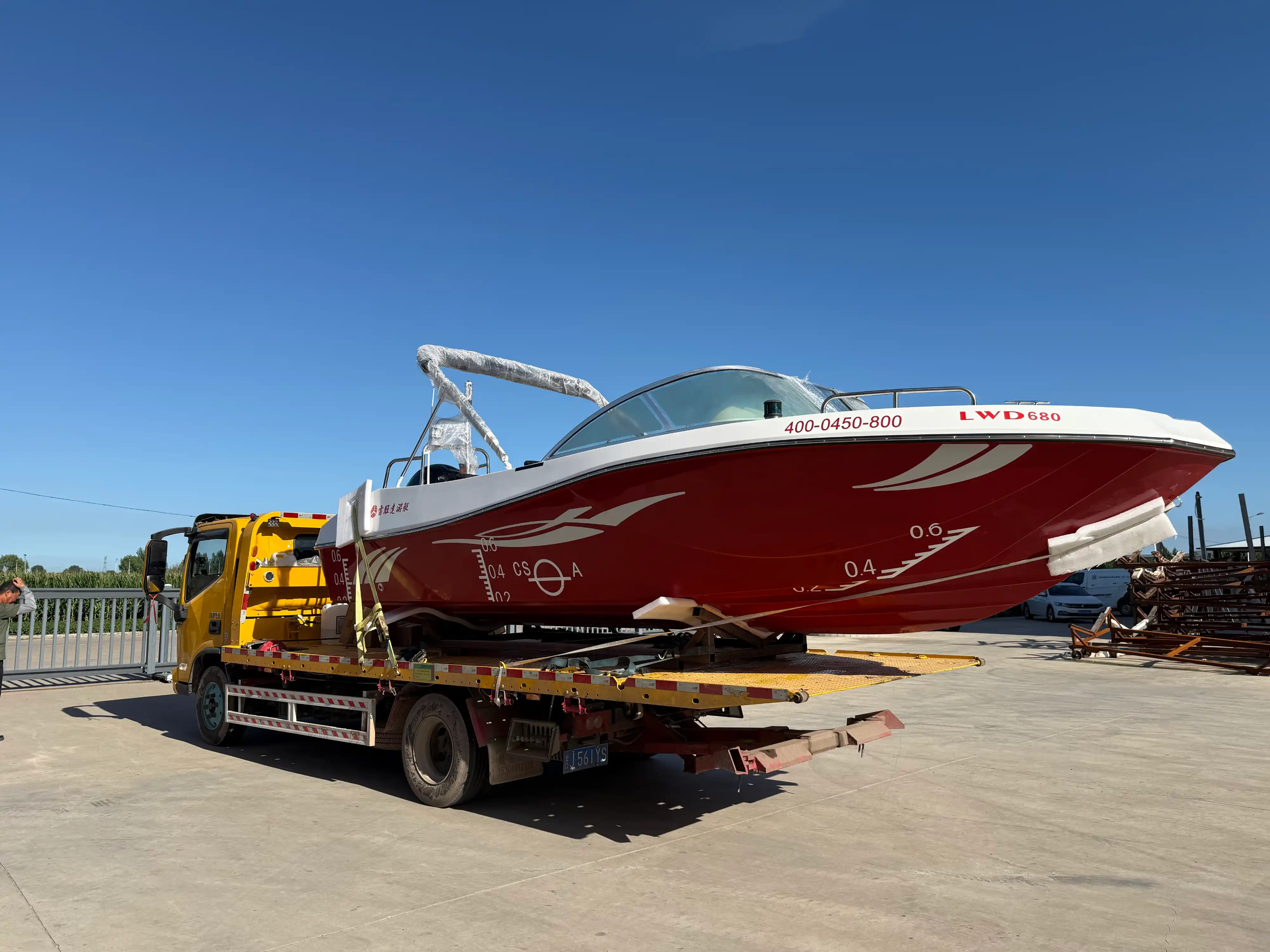 Skickat: LAWADA® 680 högpresterande fartbåt